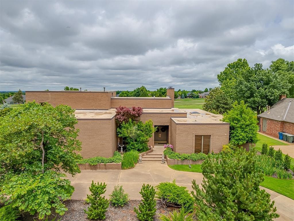 1405 Irvine Dr Edmond, OK 73025  | Single Family