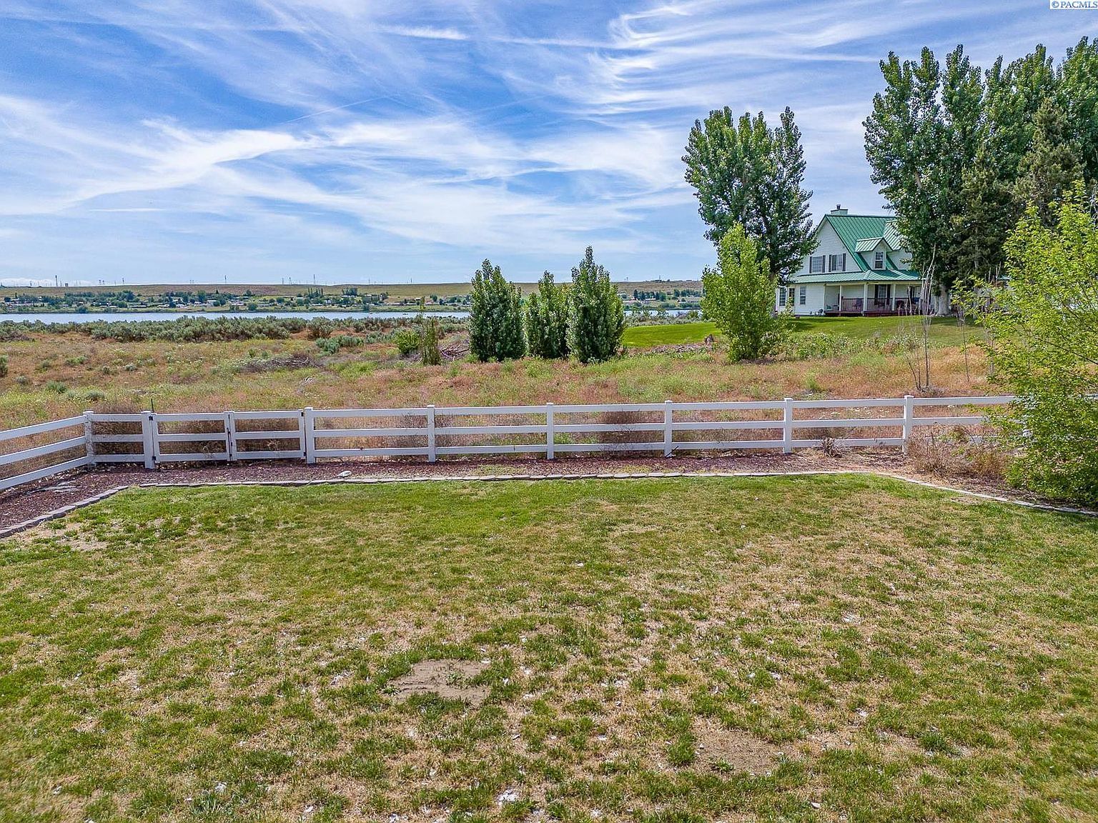 58211 E Christy Rd Plymouth, WA 99346 | Single Family