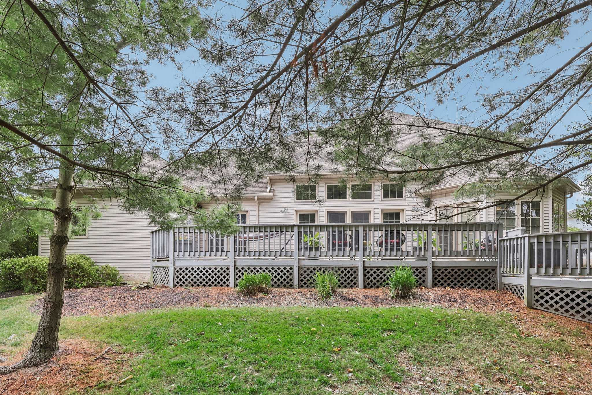 382 West Glen Eagle Drive, Highland Heights, OH, USA, 44143  | Single Family