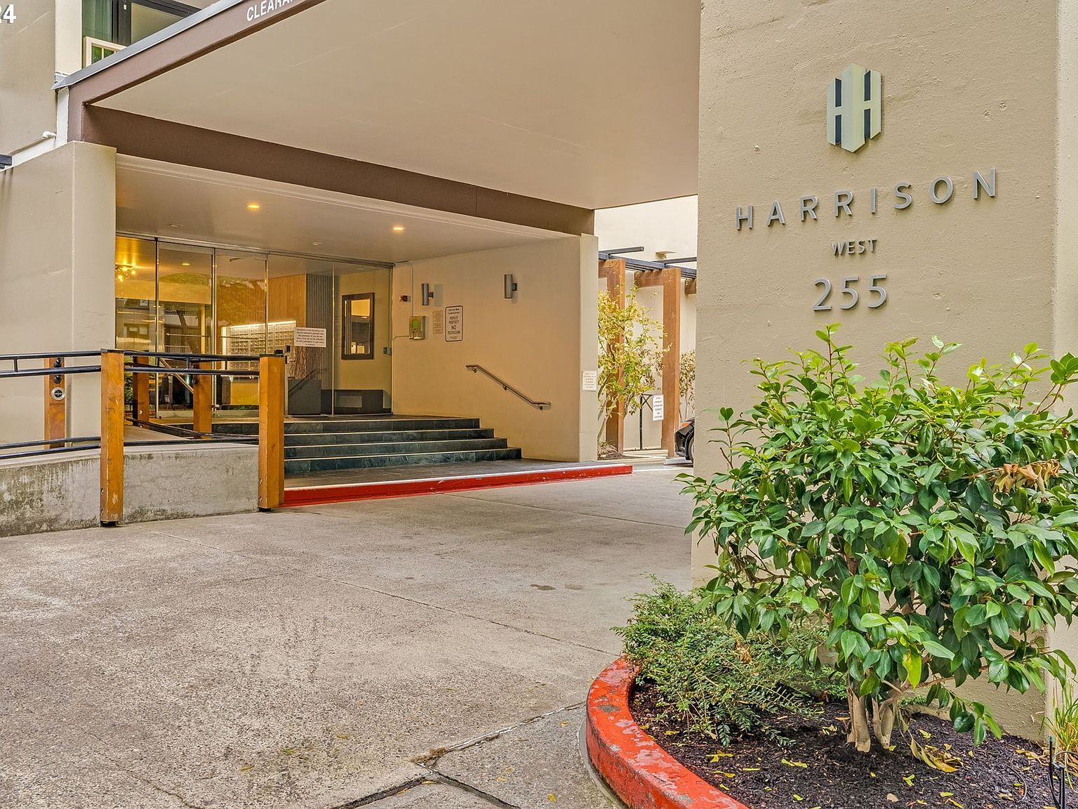 255 SW Harrison St APT 1B Portland, OR 97201  | Condominium