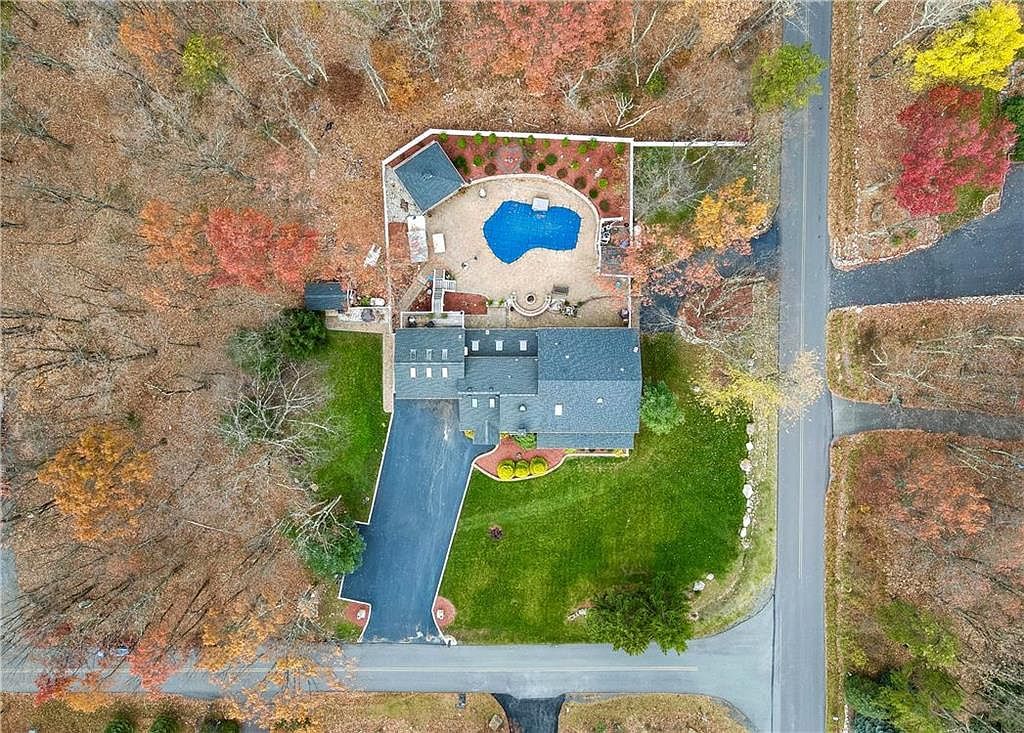 1555 Longleaf Dr Effort, PA 18330 | Single Family