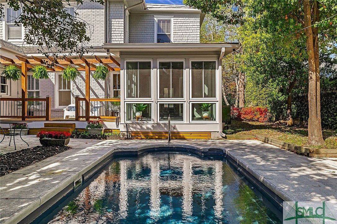 421 E 44th St Savannah, GA 31405  | Single Family