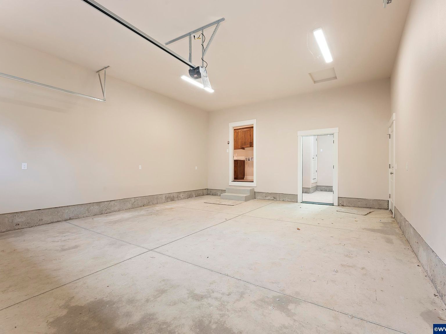 195 Santiam Pointe Loop NE Mill City, OR 97360  | Single Family