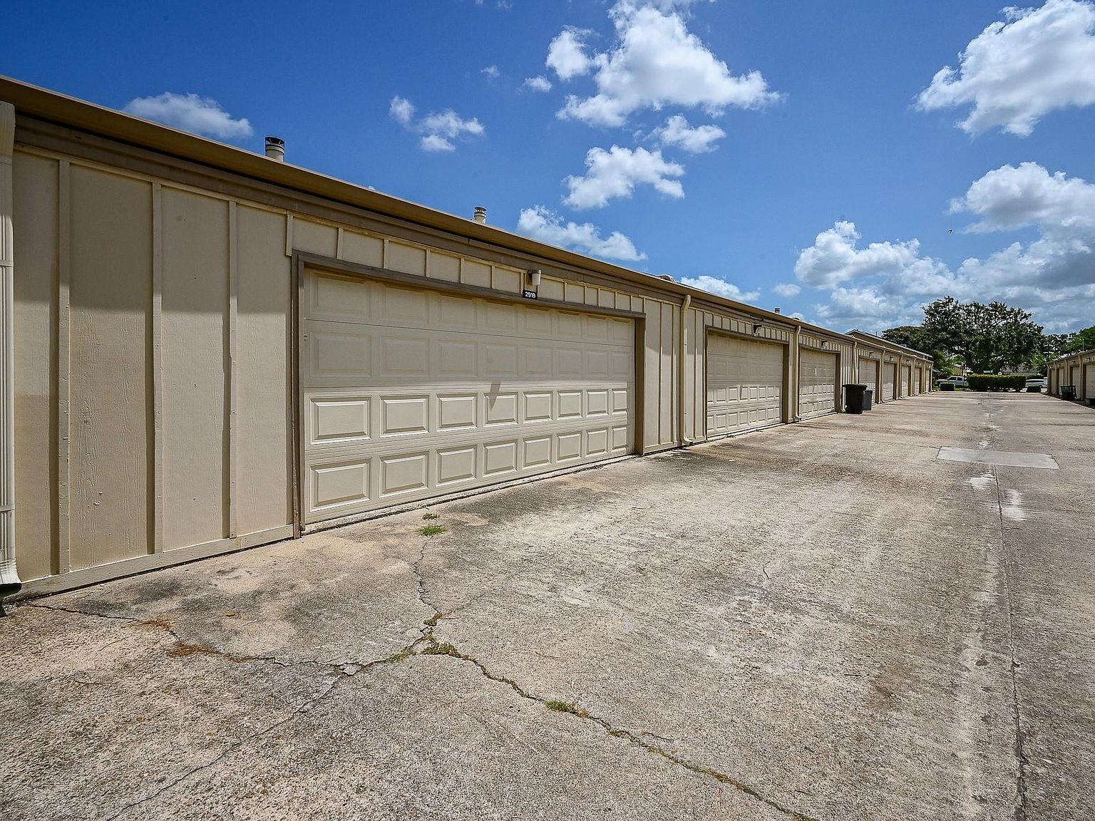 2919 Meadowgrass Ln Houston, TX 77082  | New build