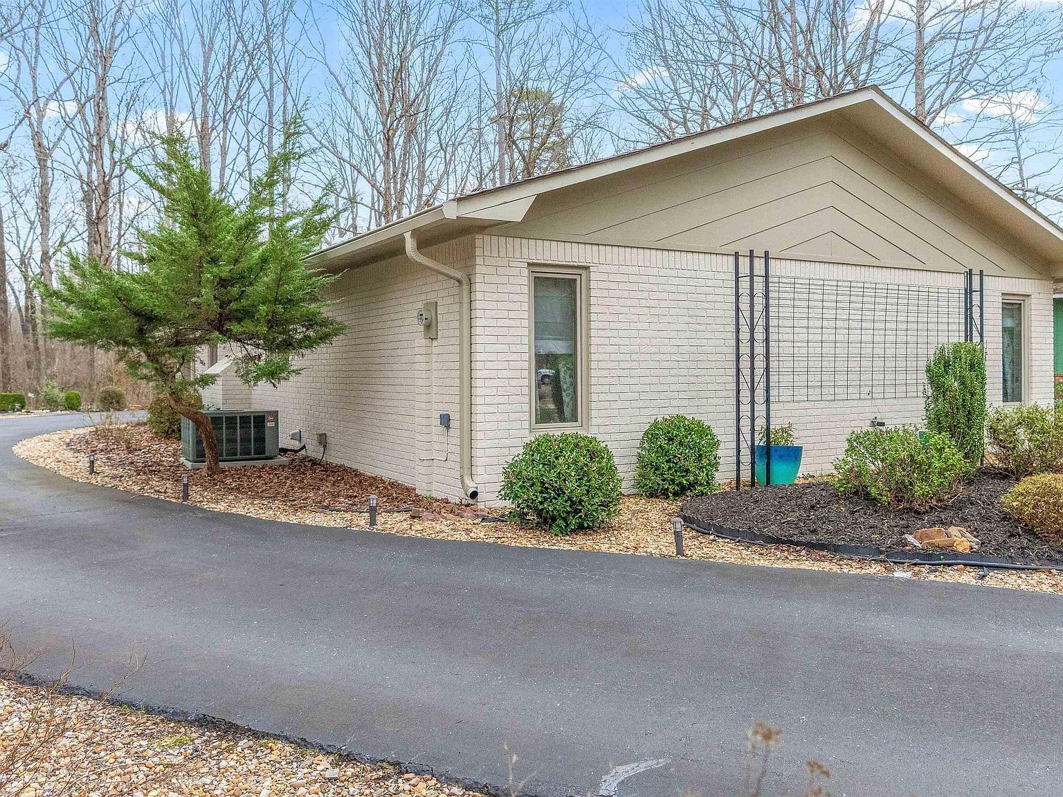 19 Tarifa Ln Hot Springs, AR 71909  | Single Family