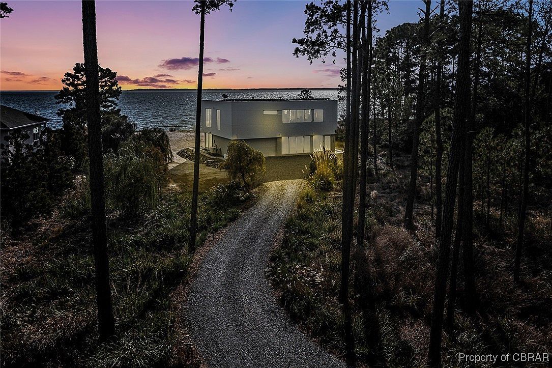 448 Windjammer Ln White Stone, VA 22578  | Single Family