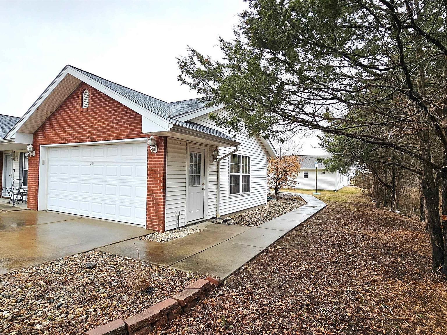 3211 Cherokee Dr Marion, IL 62959 - Thumbnail 5