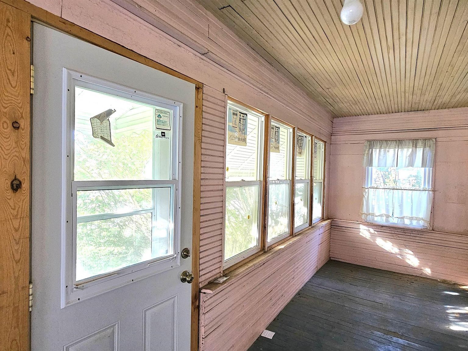 1313 Newton Ave Johnston City, IL 62951 - Thumbnail 5