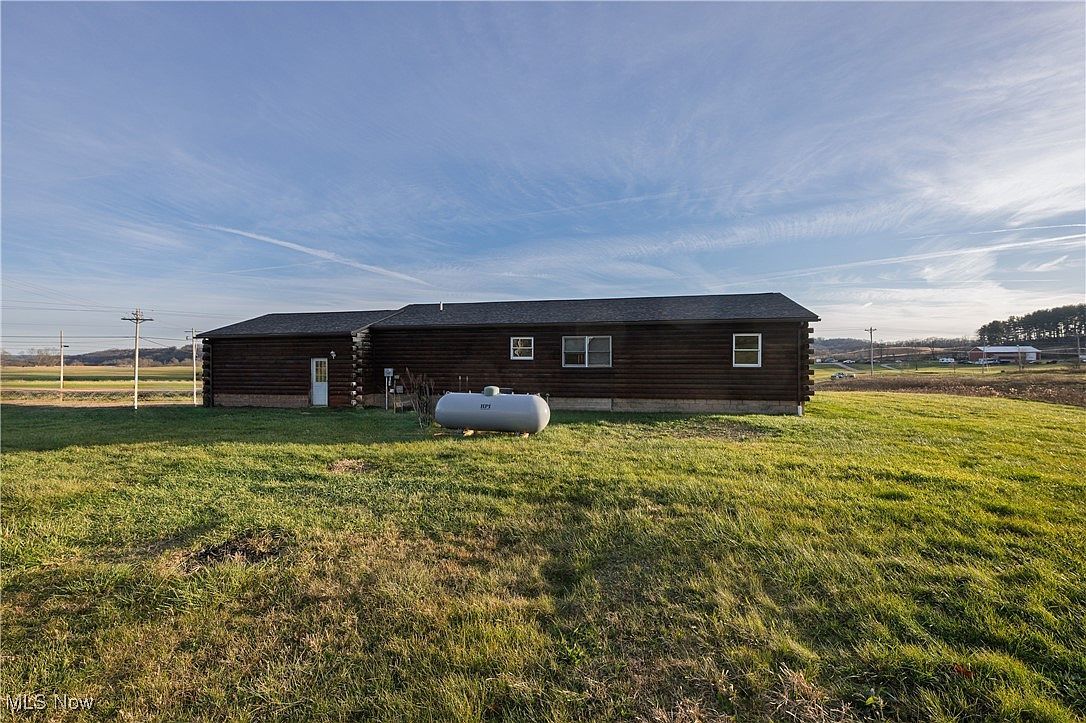 8220 Cutler Rd SW Sherrodsville, OH 44675 - Thumbnail 5