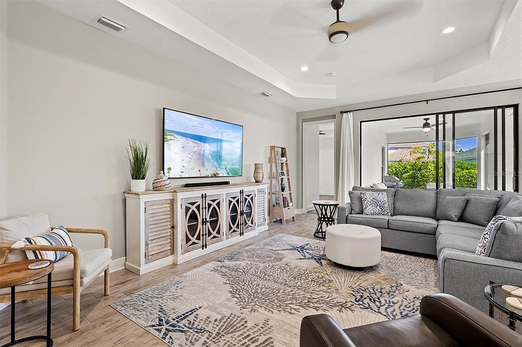 2720 Butterfly Jasmine Trl Sarasota, FL 34240 - Thumbnail 5