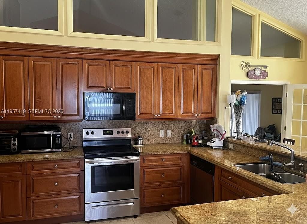 1320 NW 161st Ave Pembroke Pines, FL 33028 - Thumbnail 5