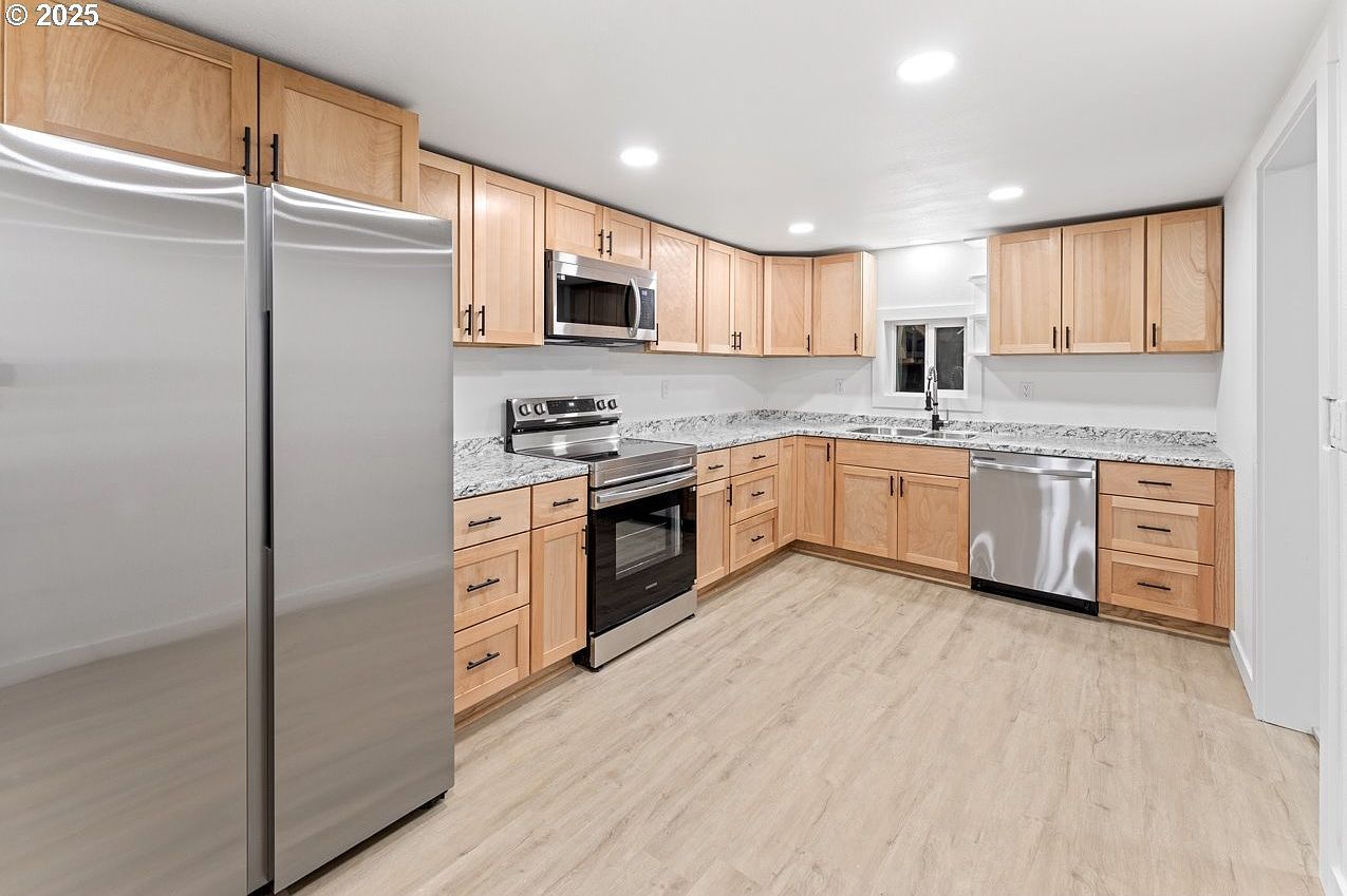 47875 Elgin Ave Oakridge, OR 97463 - Thumbnail 5