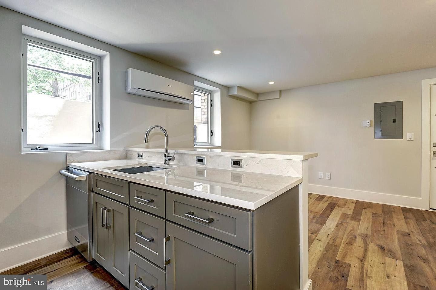 1910 Kalorama Rd NW APT 3 Washington, DC 20009 - Thumbnail 5