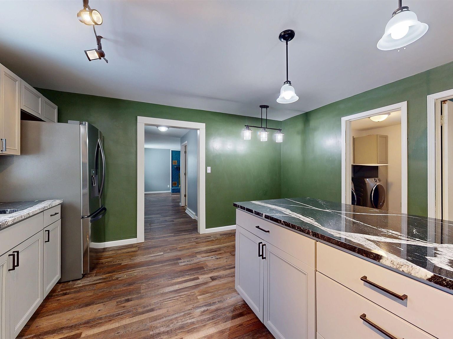 1913 W Ridge St Marquette, MI 49855 - Thumbnail 5