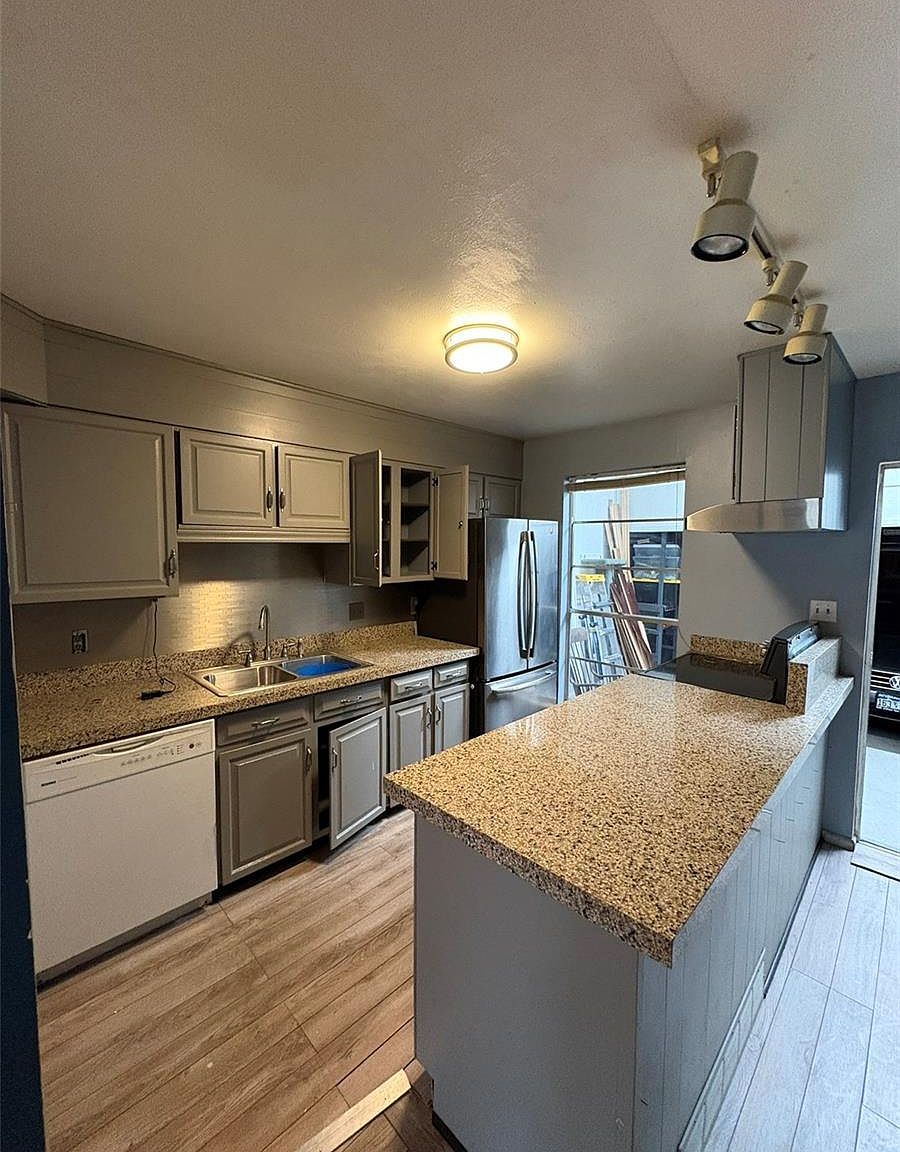 12061 E 3rd Ave Aurora, CO 80011 - Thumbnail 5