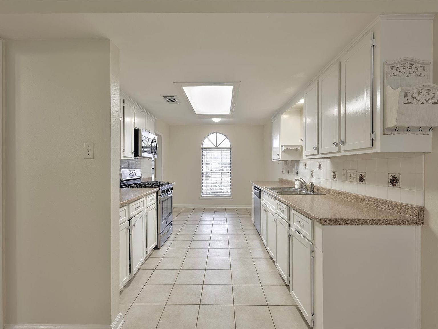 6363 French Chateau Dr Houston, TX 77088 - Thumbnail 5