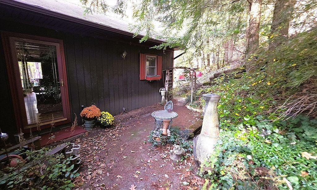 7 Hog Hollow Rd Shelburne Falls, MA 01370 - Thumbnail 5