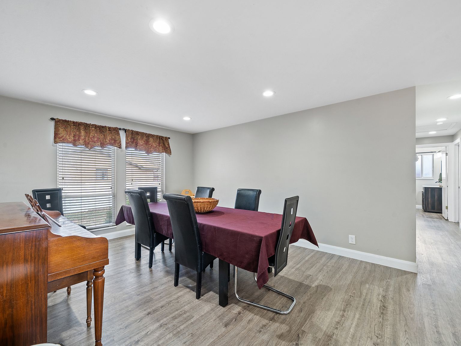 2283 E 7925 S Ogden, UT 84405 - Thumbnail 5