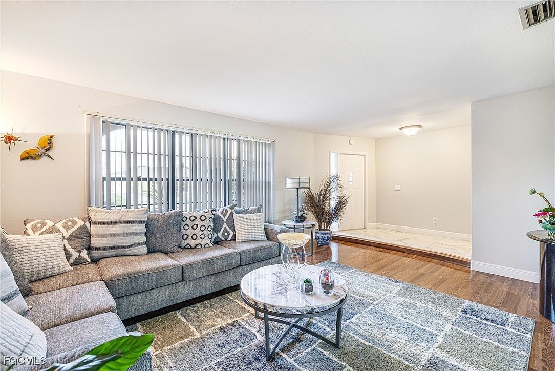 1302 SE 18th St Cape Coral, FL 33990 - Thumbnail 5