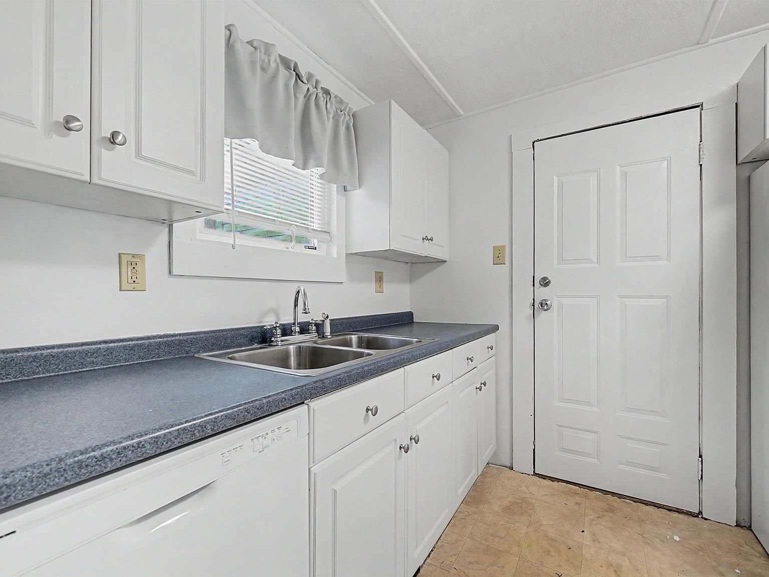 88 Cash St Croydon, NH 03773 - Thumbnail 5