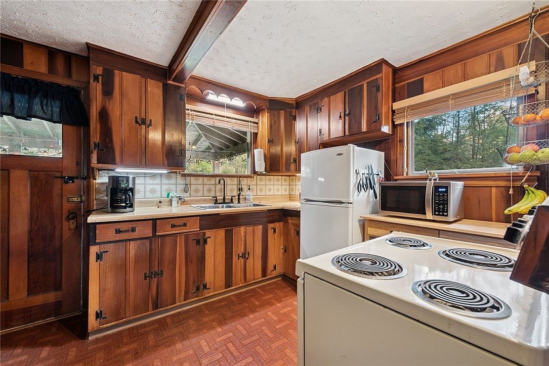 211 Ironwood Rd Somerset, PA 15501 - Thumbnail 5