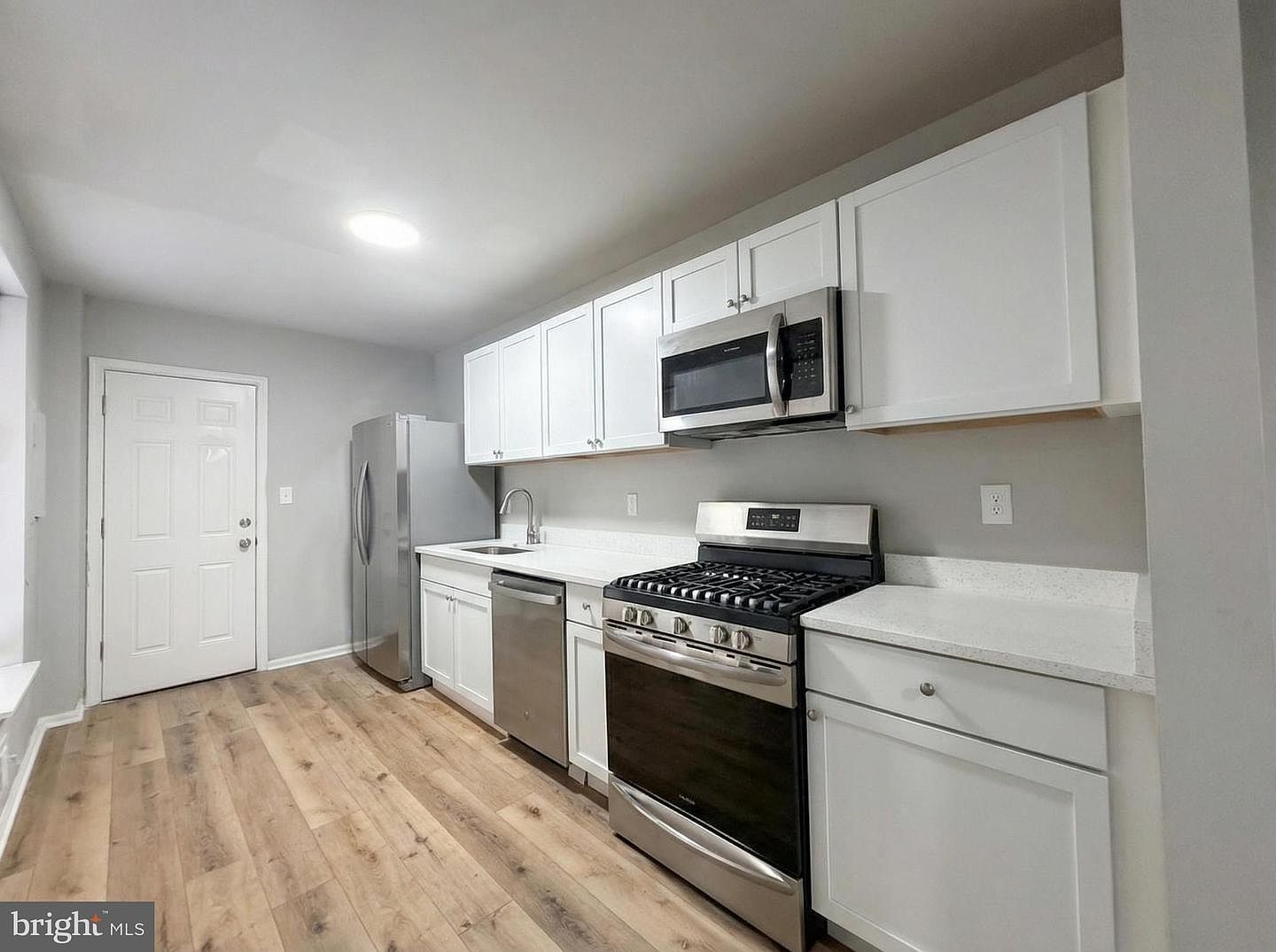 411 N Chester St Baltimore, MD 21231 - Thumbnail 5