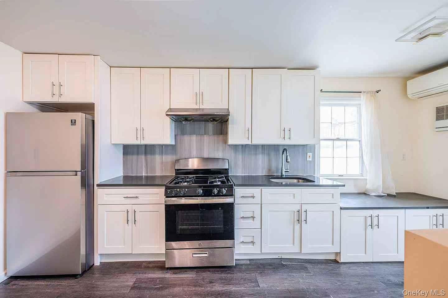 3314 204th St Bayside, NY 11361 - Thumbnail 5