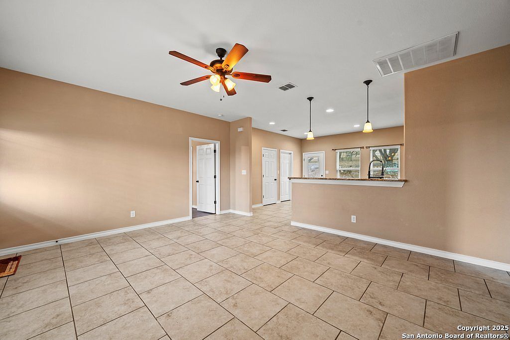 220 Cody Ct Canyon Lake, TX 78133 - Thumbnail 5