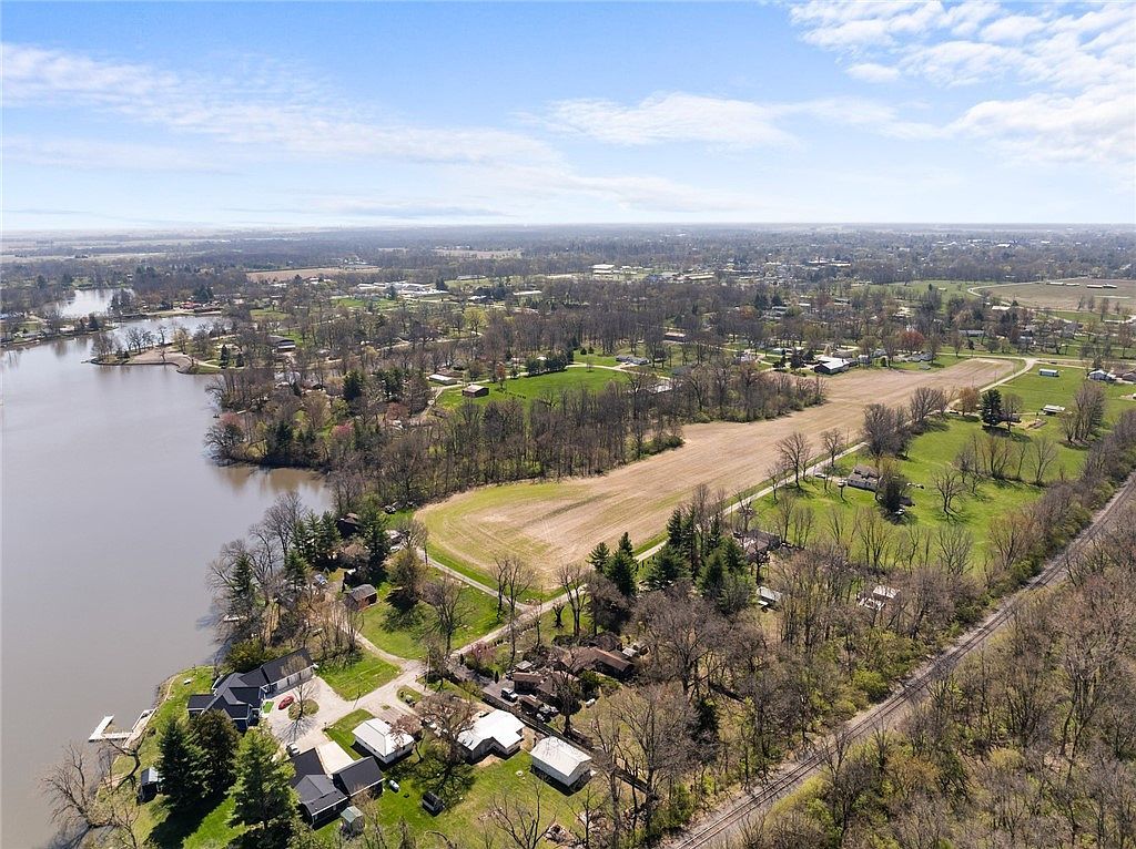 None Paris, IL 61944 - Thumbnail 5