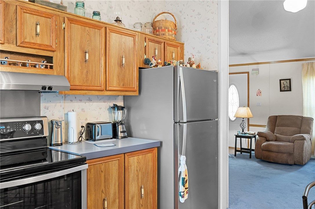 225 S High St Paris, IL 61944 - Thumbnail 5