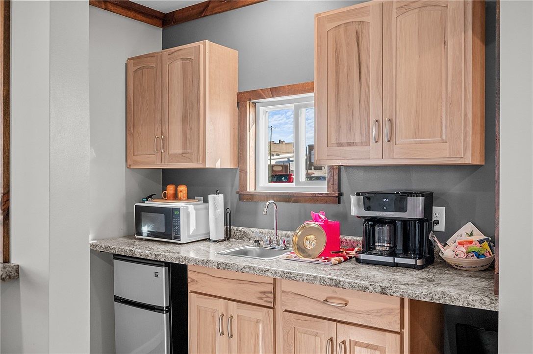 10 W Alabama Ave Casey, IL 62420 - Thumbnail 5