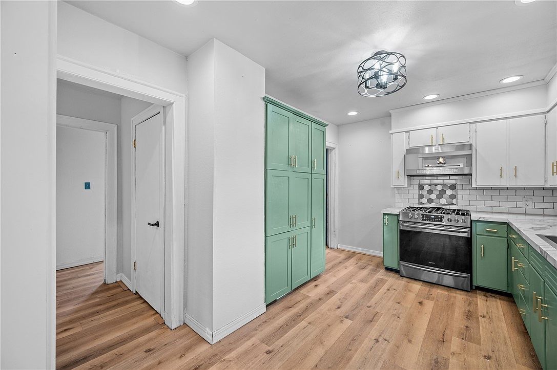 914 N Main Paris, IL 61944 - Thumbnail 5