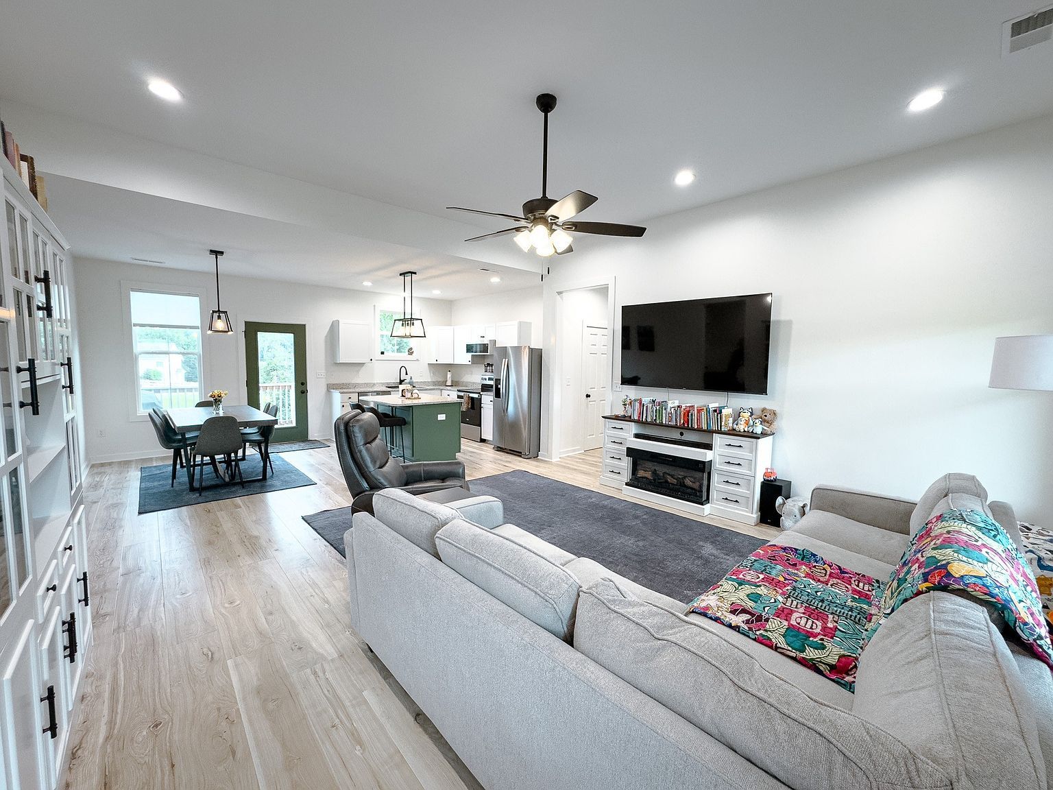 164 Lena Loop Burns, TN 37029 - Thumbnail 5