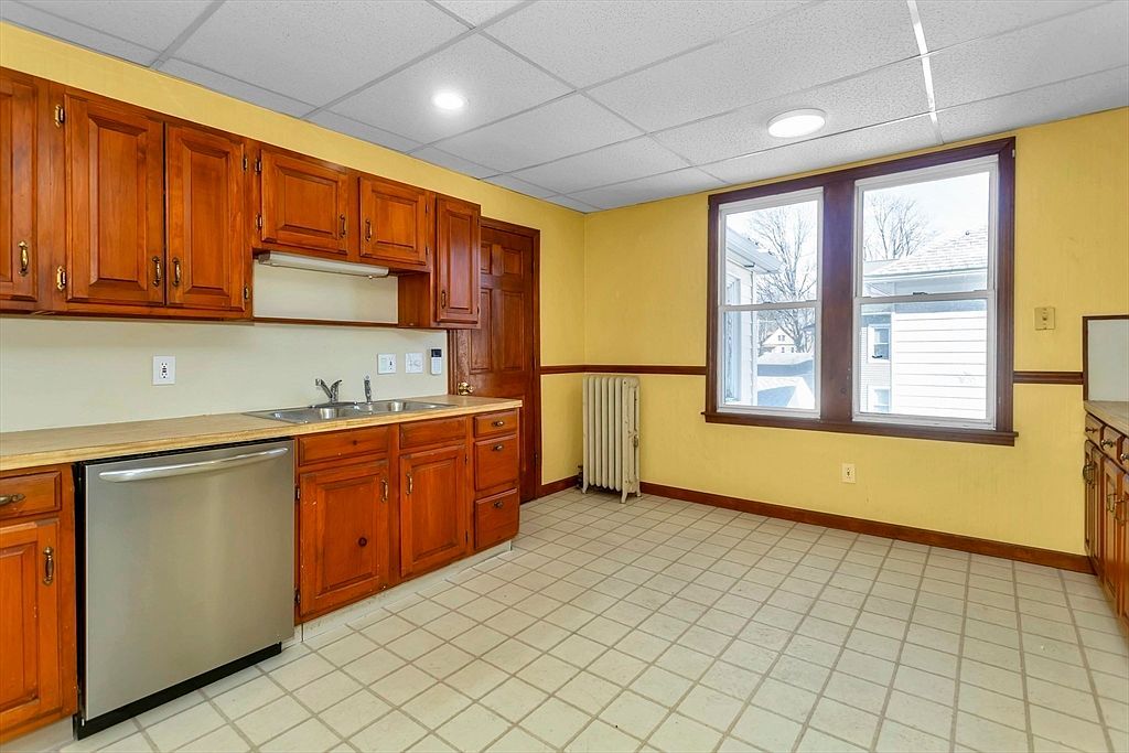 25-27 Elmwood Ave Holyoke, MA 01040 - Thumbnail 5