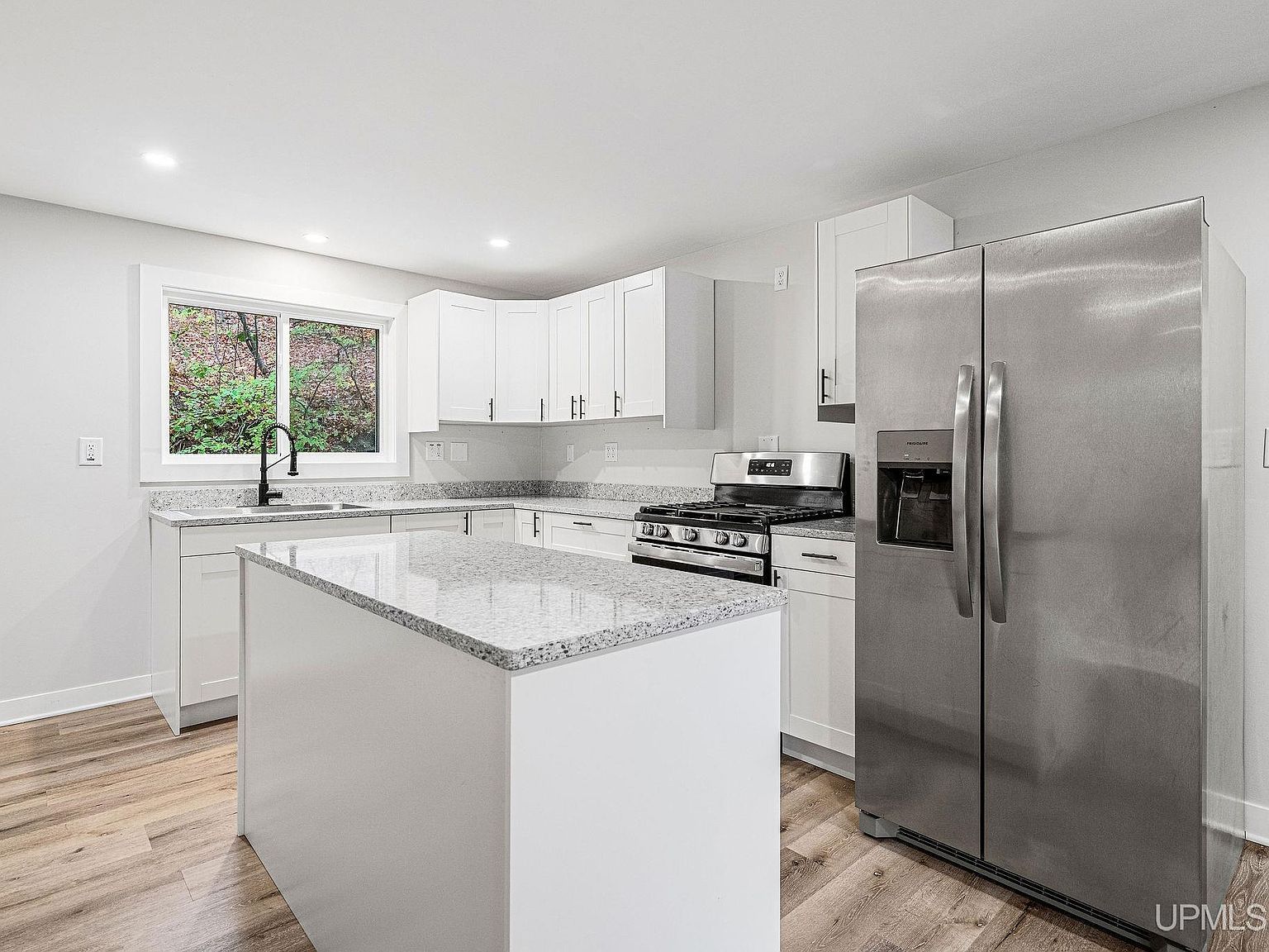 215 Hazel St Ishpeming, MI 49849 - Thumbnail 5