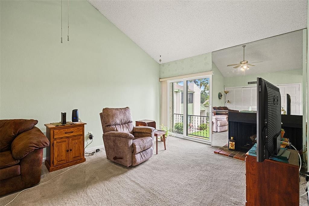 4138 Pinelake Ln APT 201 Tampa, FL 33618 - Thumbnail 5