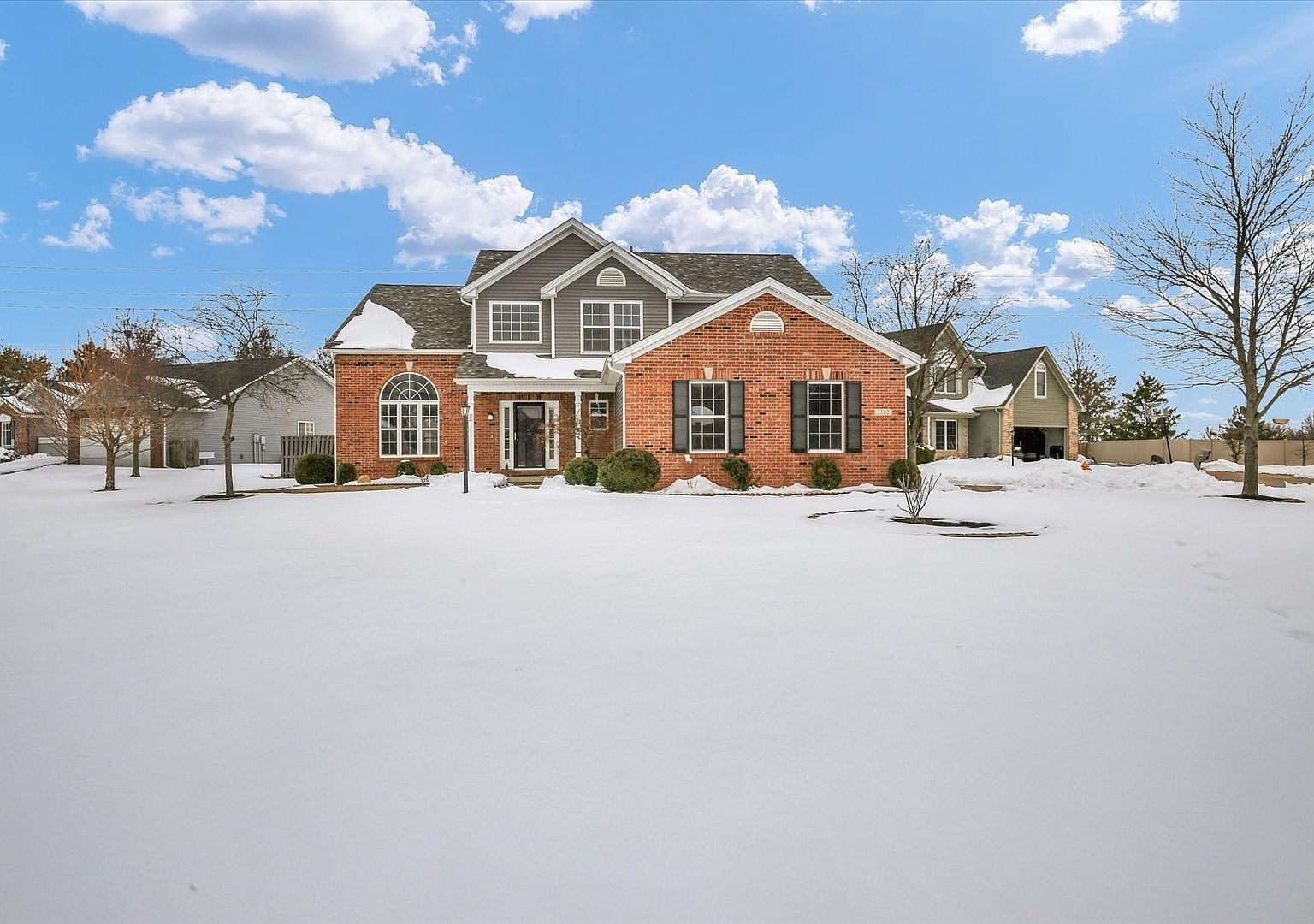 2502 Stricker Ln Urbana, IL 61801 - Thumbnail 5