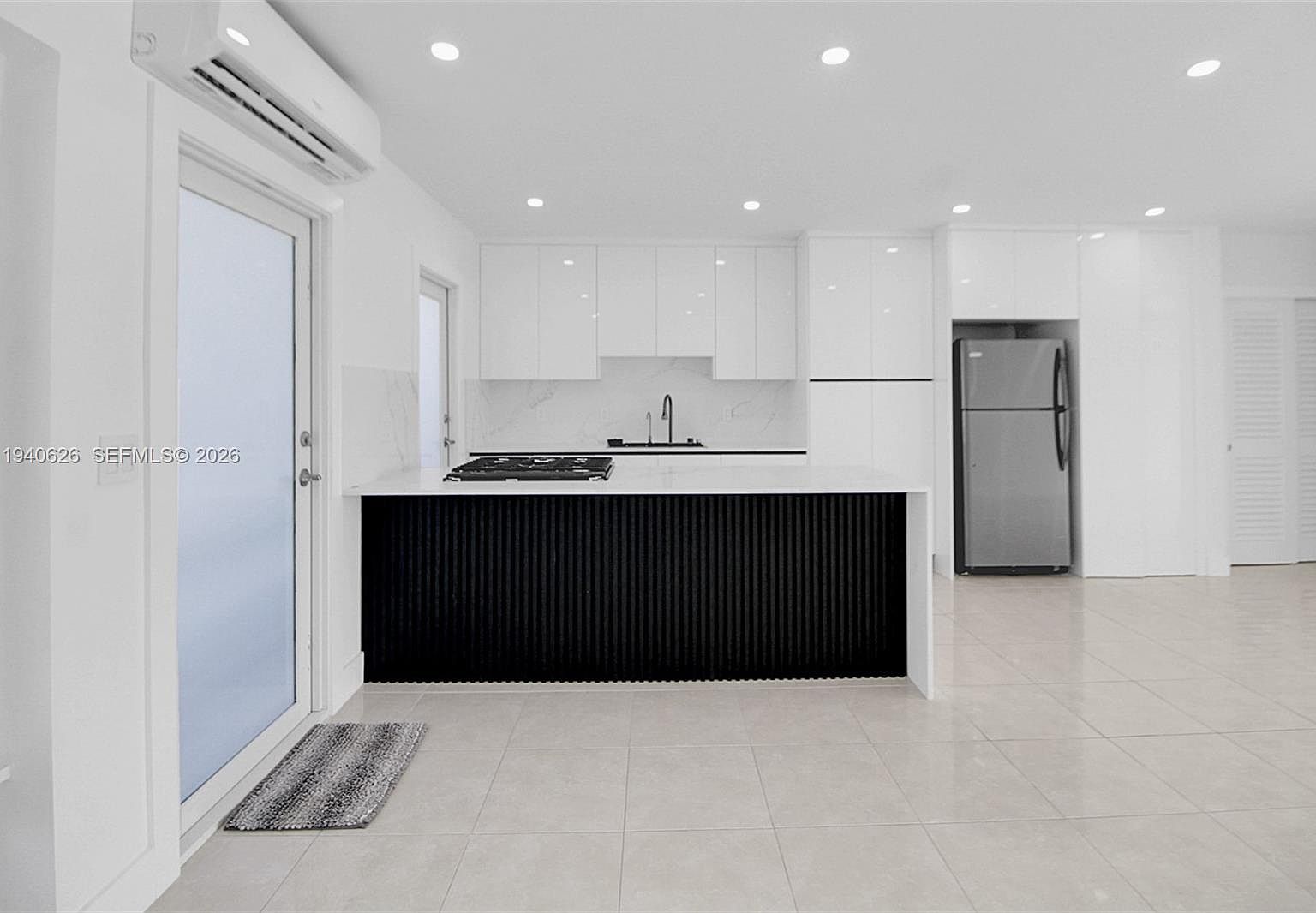 2700 NE 135th St APT 12 North Miami, FL 33181 - Thumbnail 5