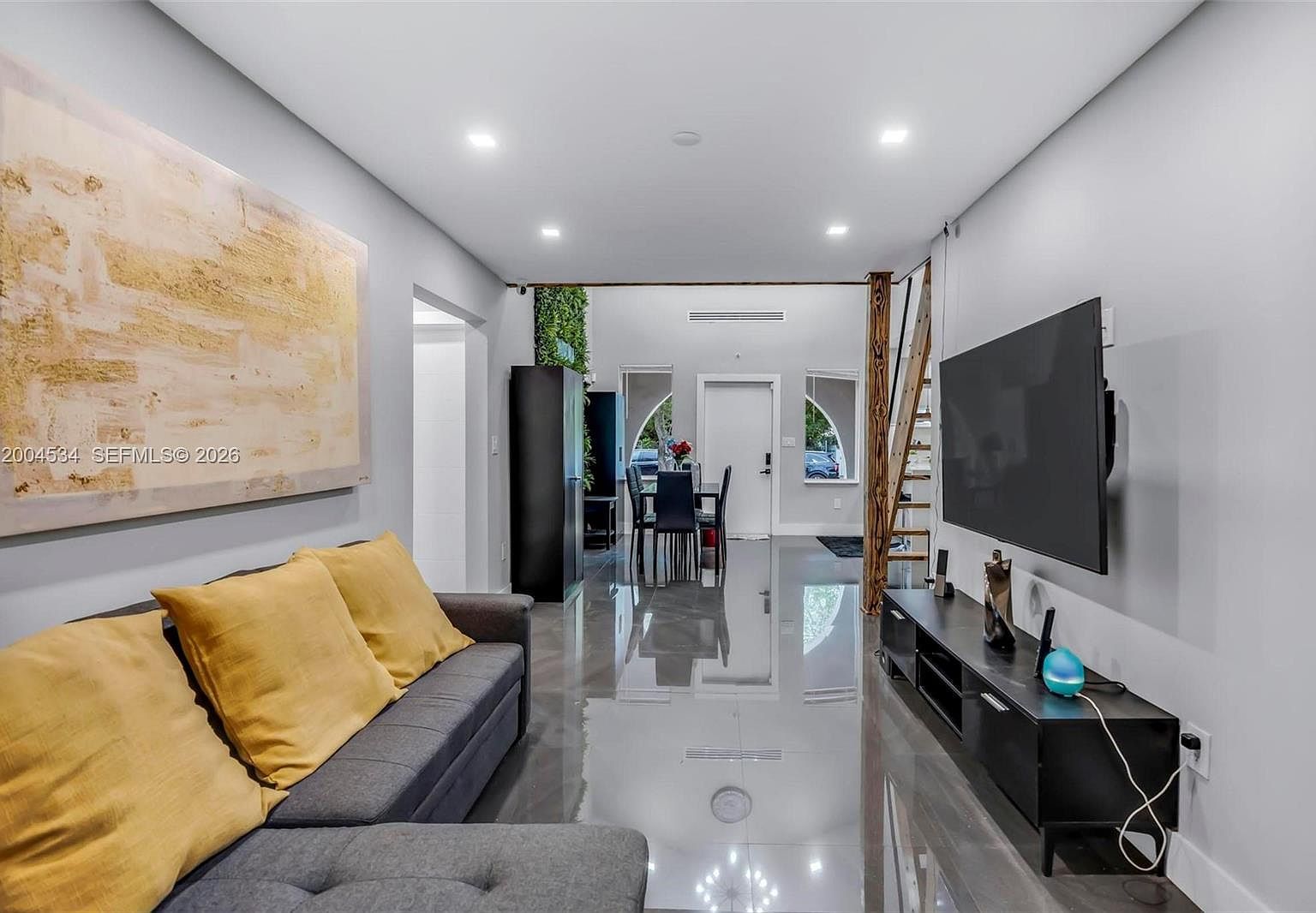 1741 NW 44th St Miami, FL 33142 - Thumbnail 5
