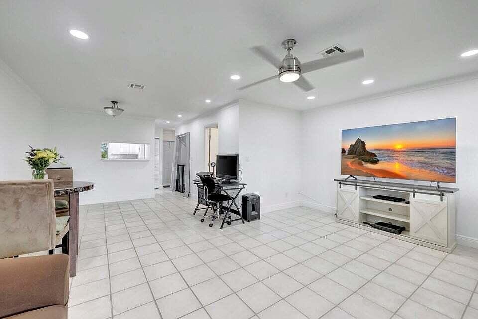 5903 Channel Dr Greenacres, FL 33463 - Thumbnail 5