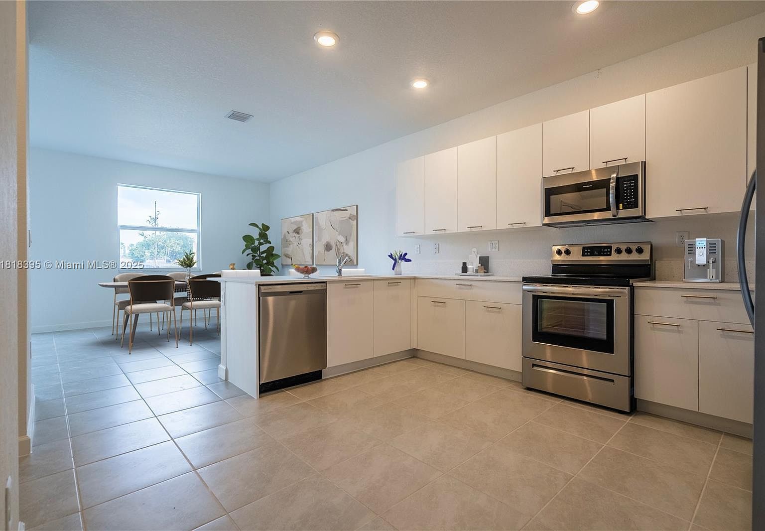 12811 NW 23rd Pl Miami, FL 33167 - Thumbnail 5