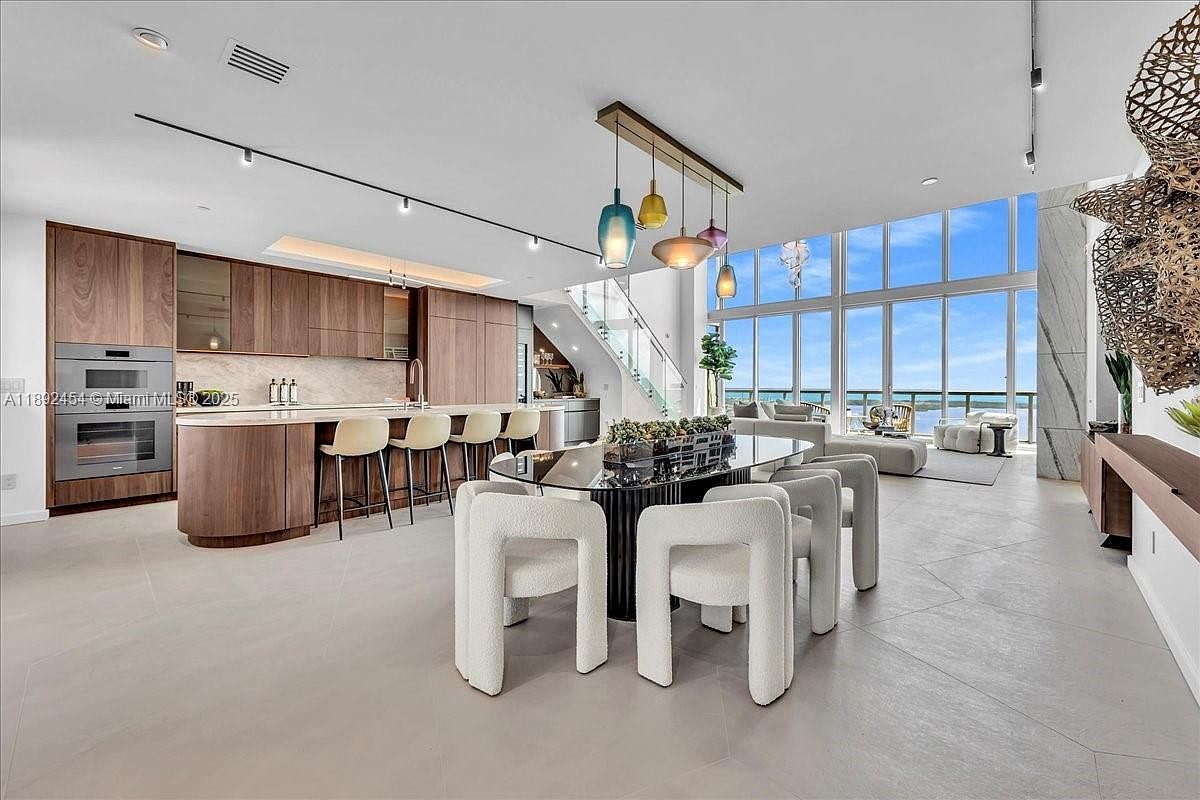 888 Biscayne Blvd #PENTHOUSE 5704 Miami, FL 33132 - Thumbnail 5