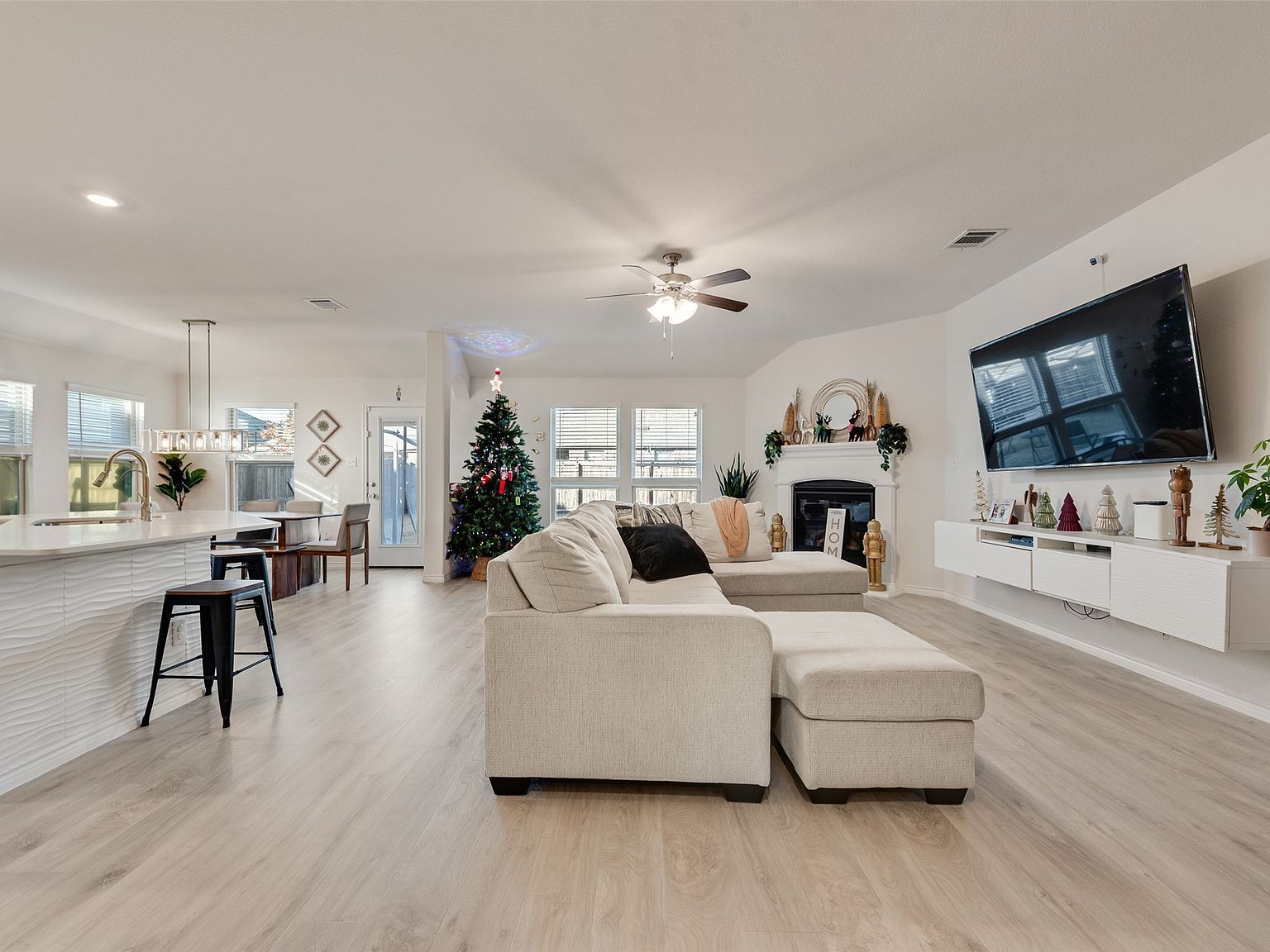 10501 Fountain Gate St Aubrey, TX 76227 - Thumbnail 5