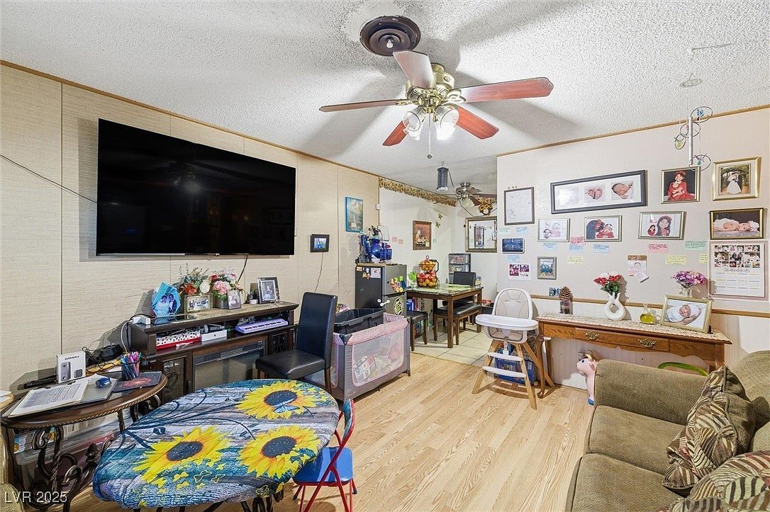 2504 Sandy Ln Las Vegas, NV 89115 - Thumbnail 5