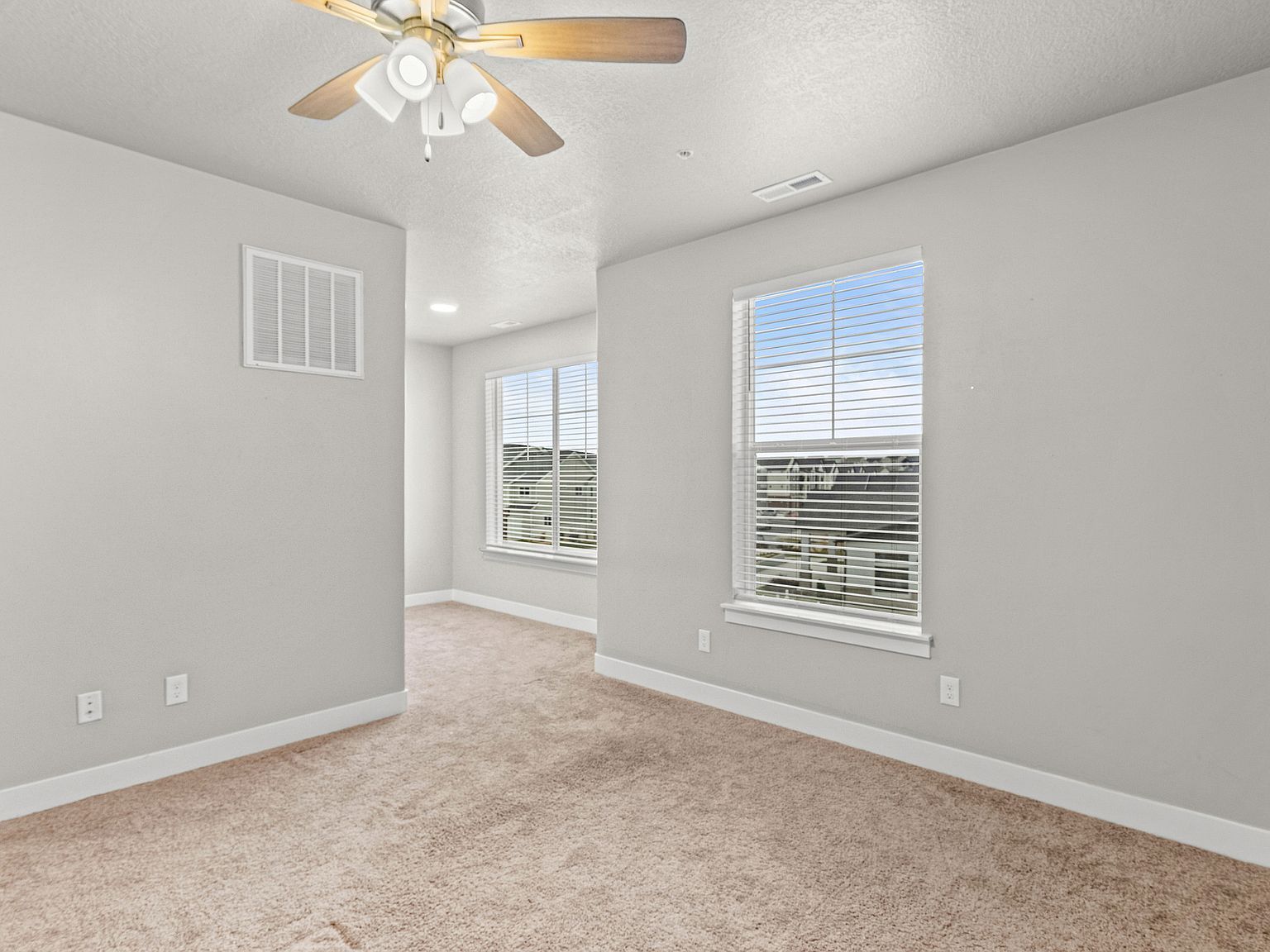 762 N Lang Ct UNIT 202 Saratoga Springs, UT 84045 - Thumbnail 5