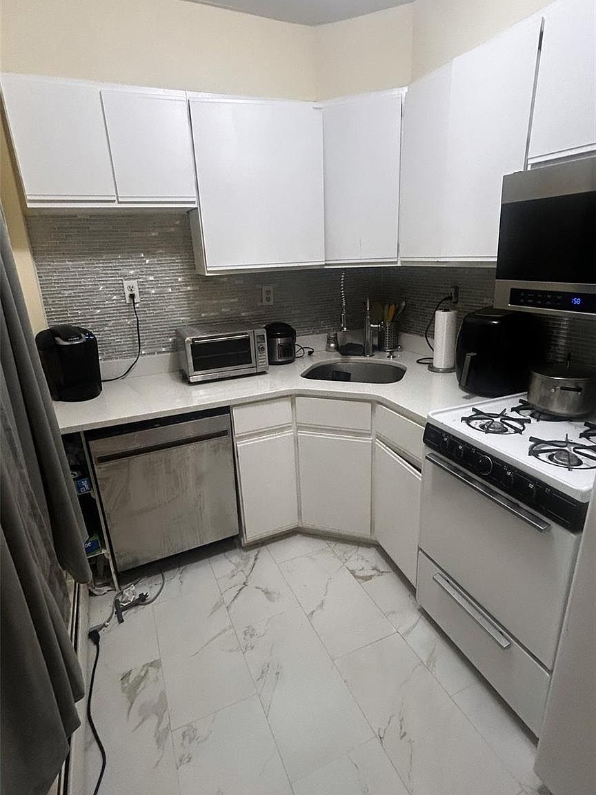 55 Tulip Ave #6-3 Floral Park, NY 11001 - Thumbnail 5