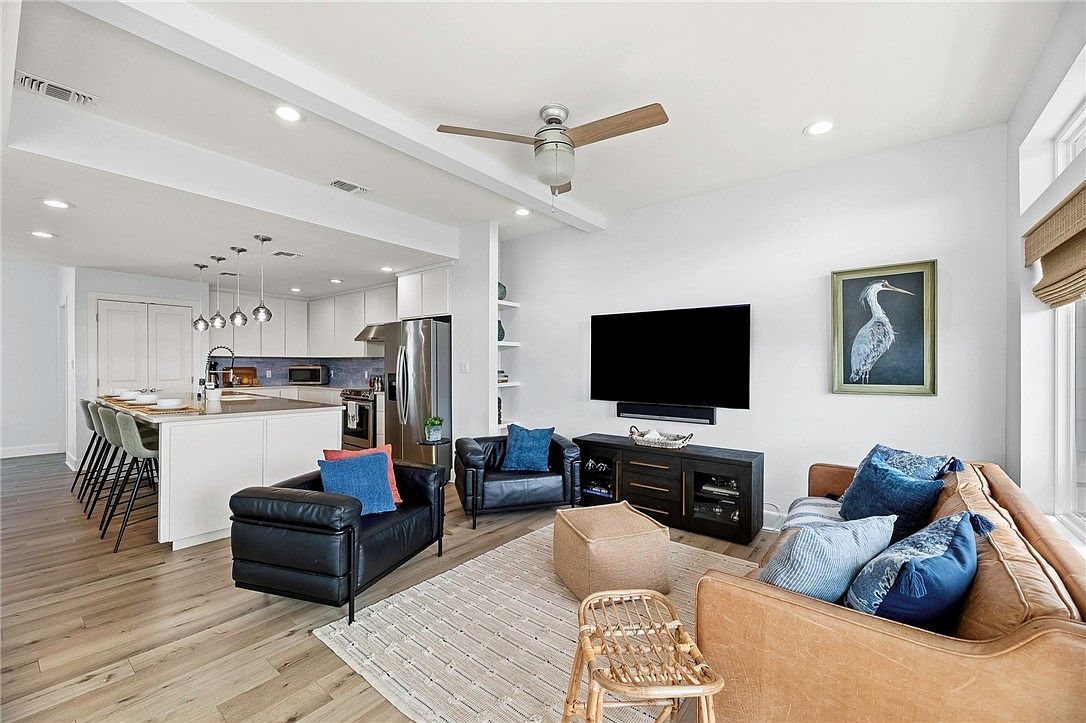 38 Mazatlan Dr APT 11 Rockport, TX 78382 - Thumbnail 5