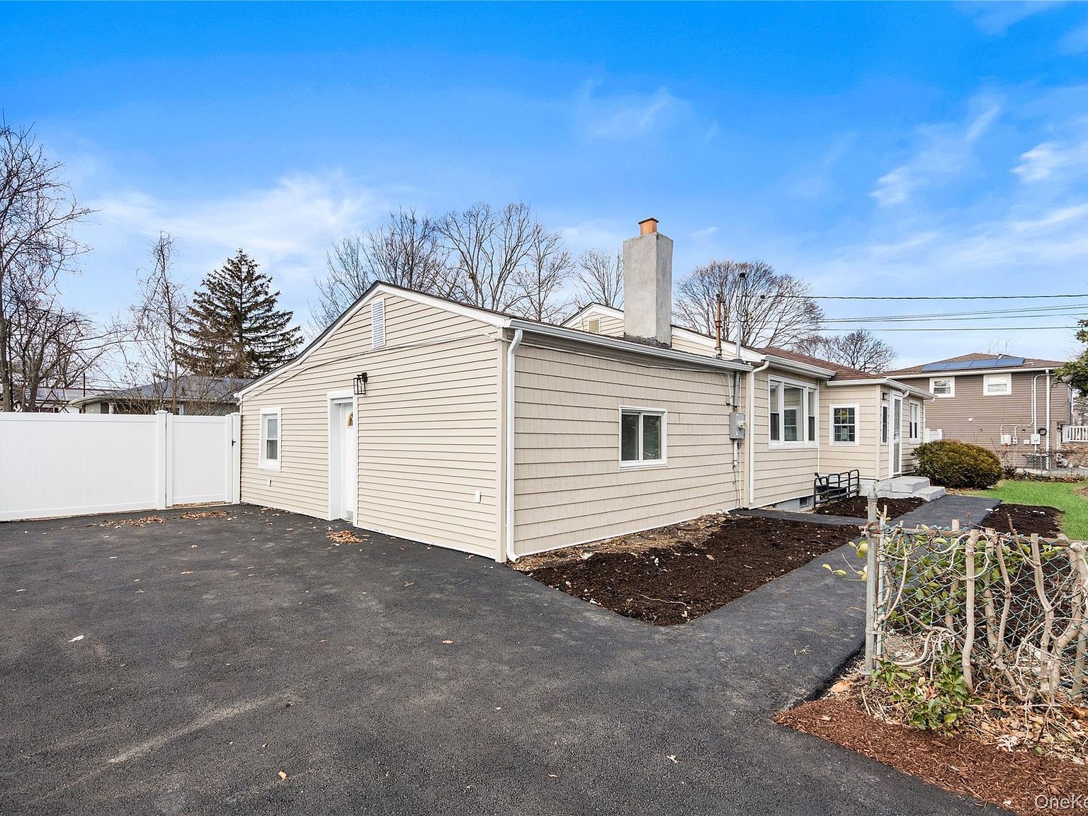 10 S 30th St Wyandanch, NY 11798 - Thumbnail 5
