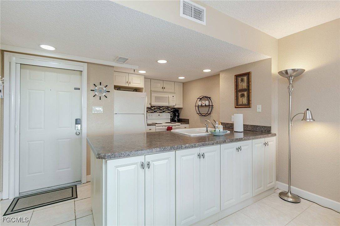 3170 Matecumbe Key Rd APT 127 Punta Gorda, FL 33955 - Thumbnail 5