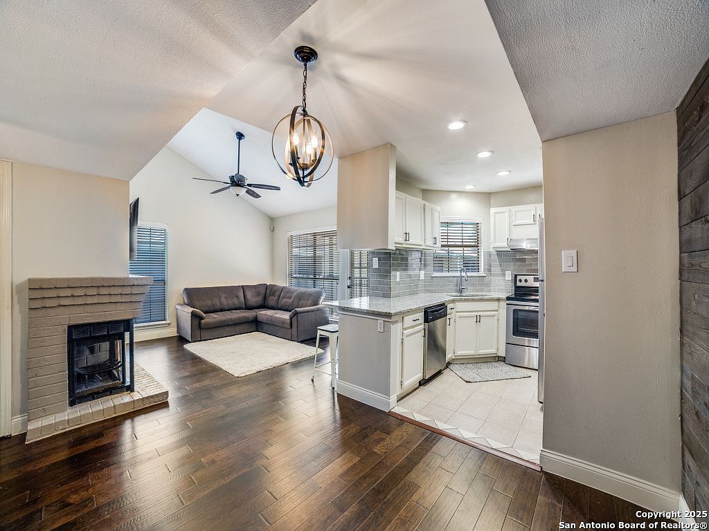 8655 Datapoint Dr APT 802 San Antonio, TX 78229 - Thumbnail 5